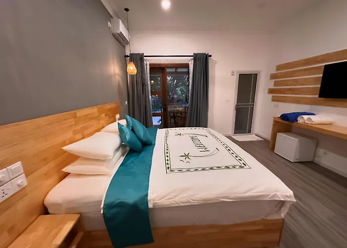 Dhigurah Beach Inn